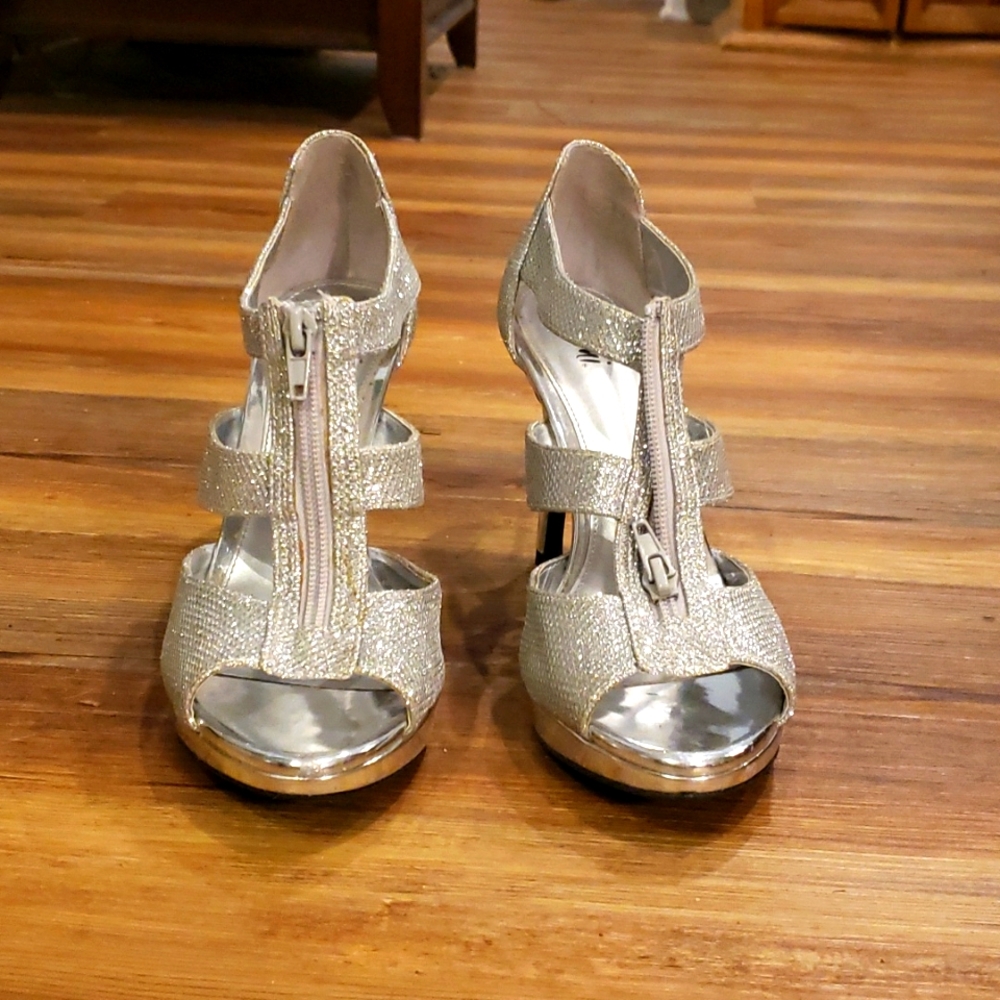 Fioni zip front Layla silver glitter heels